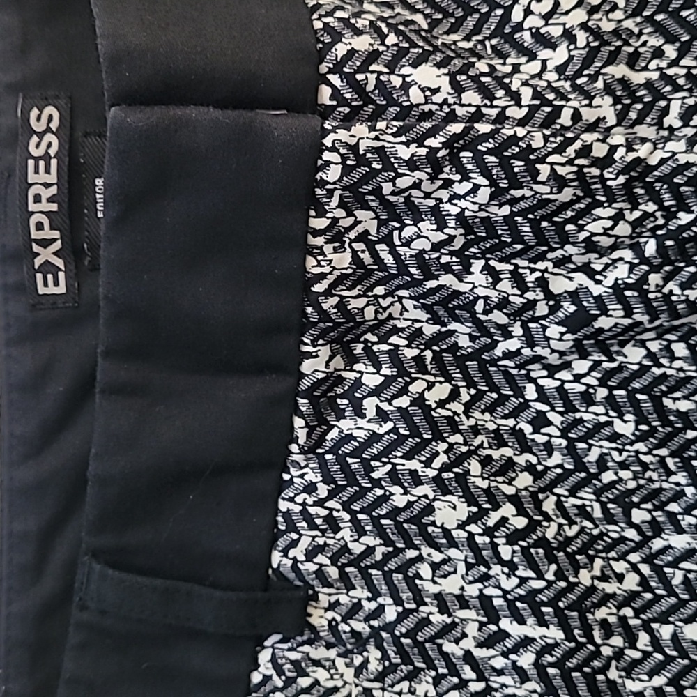Express Editor Shorts - Picture 3 of 3